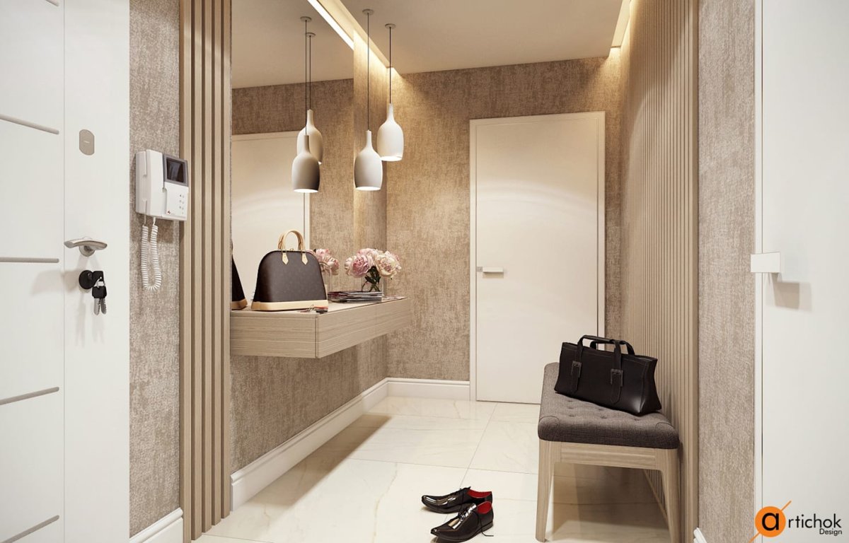 Маленькая узкая светлая прихожая