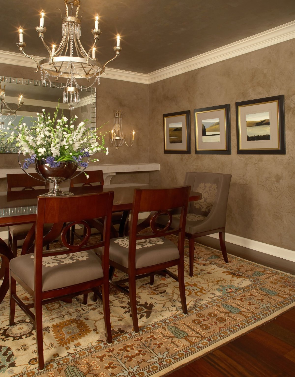 Каменная стена в интерьере