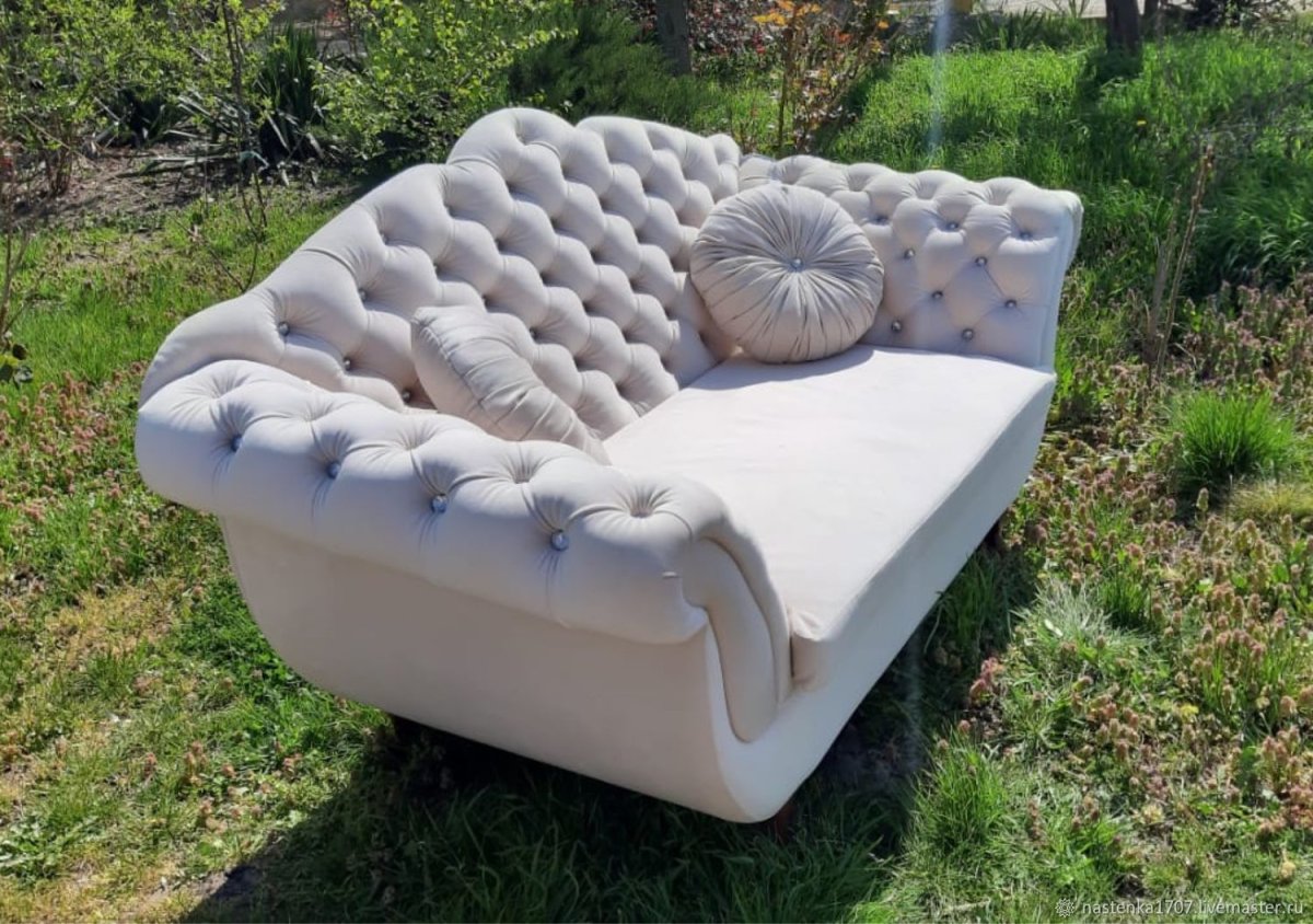 Диванчик с каретной стяжкой на кухню