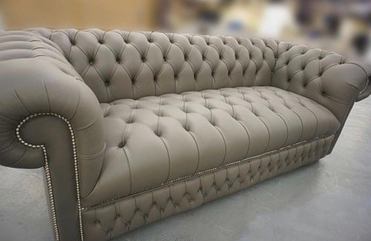 Диван с каретной стяжкой