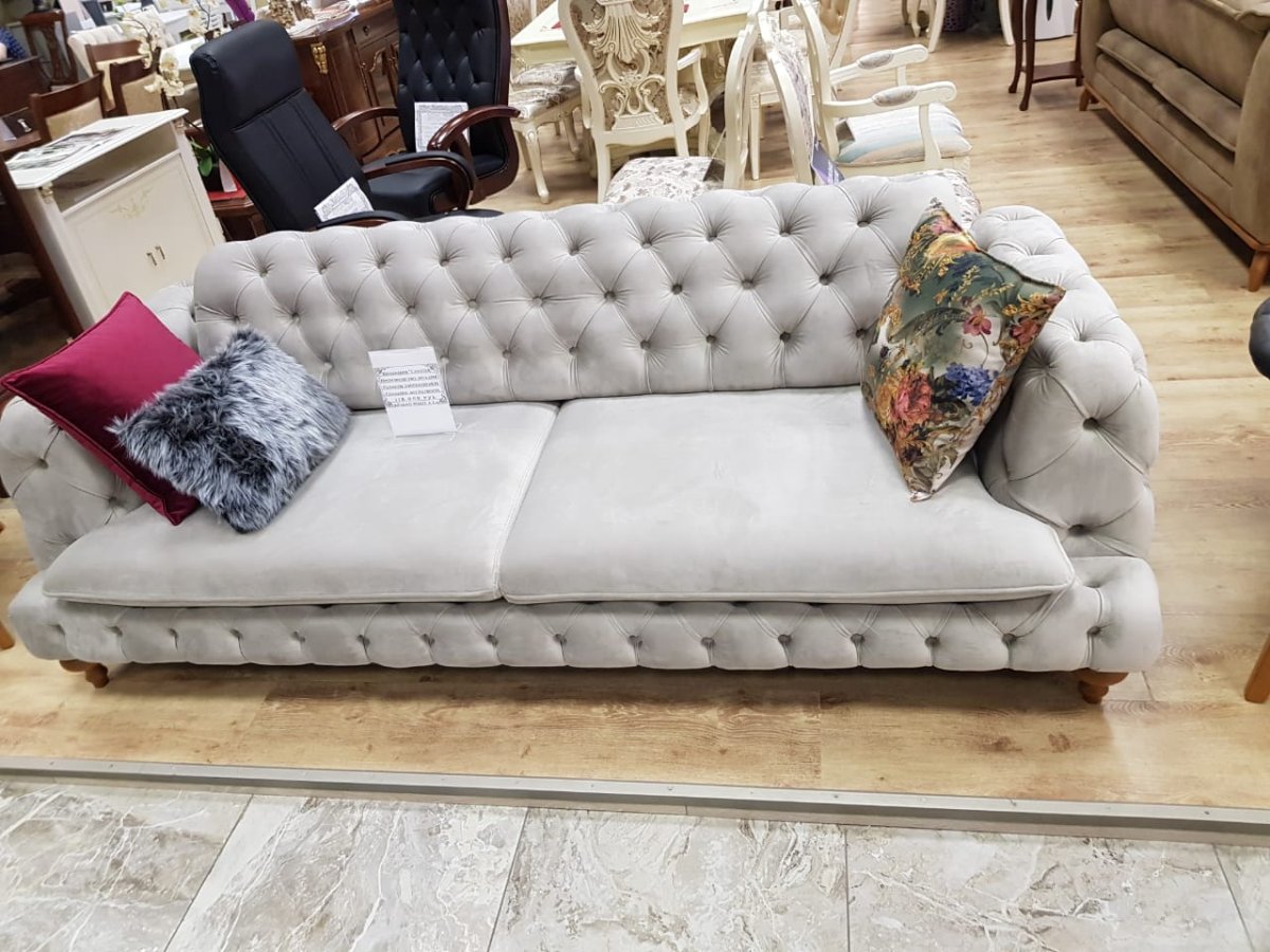 Диван Честер капитоне