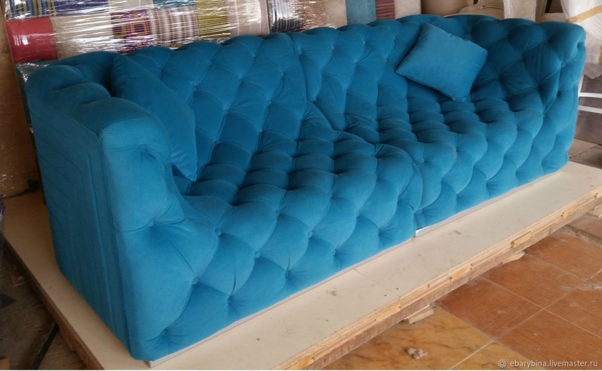 Мягкая мебель с каретной стяжкой