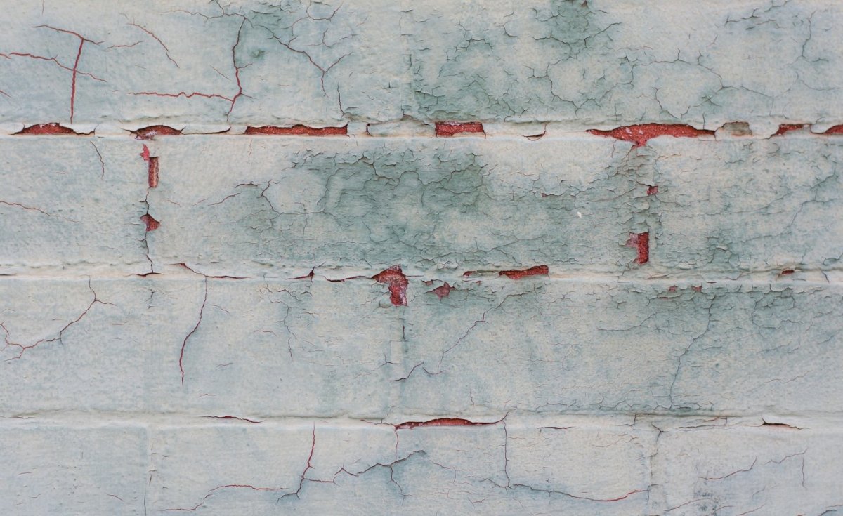 Обшарпанные стены