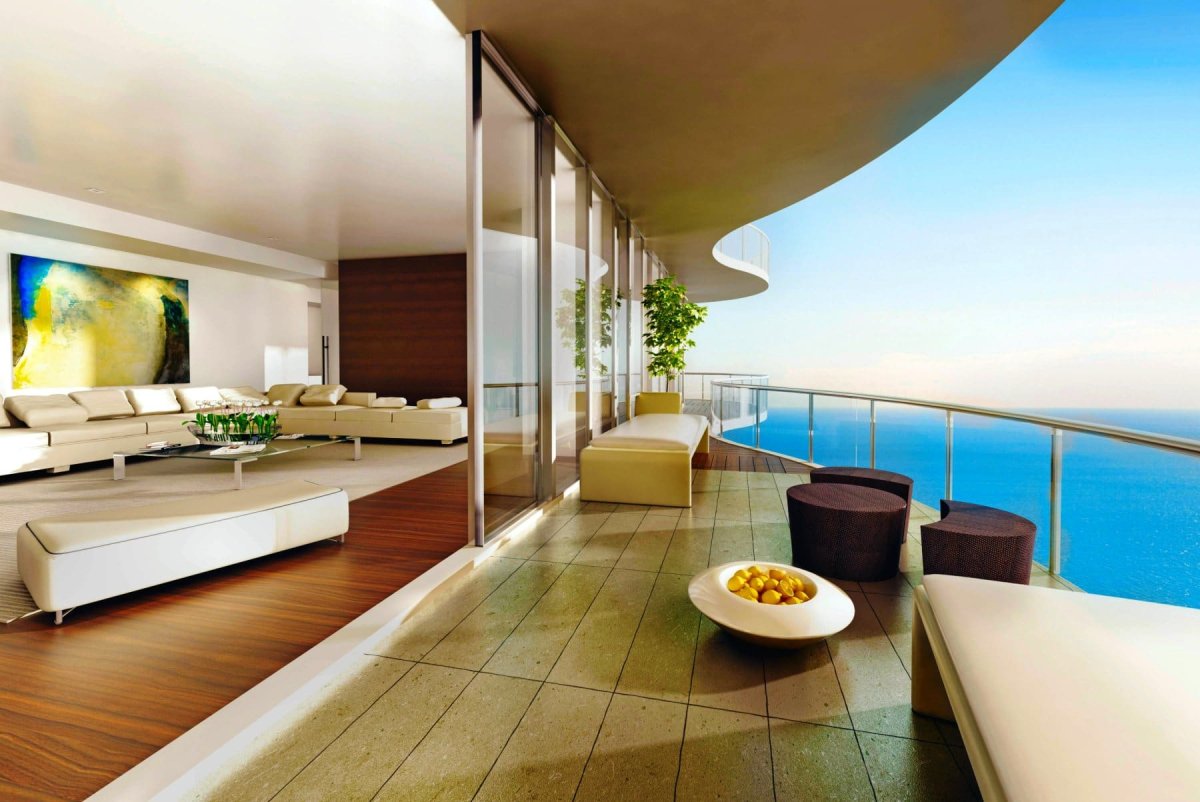 Гостиная с видом на море