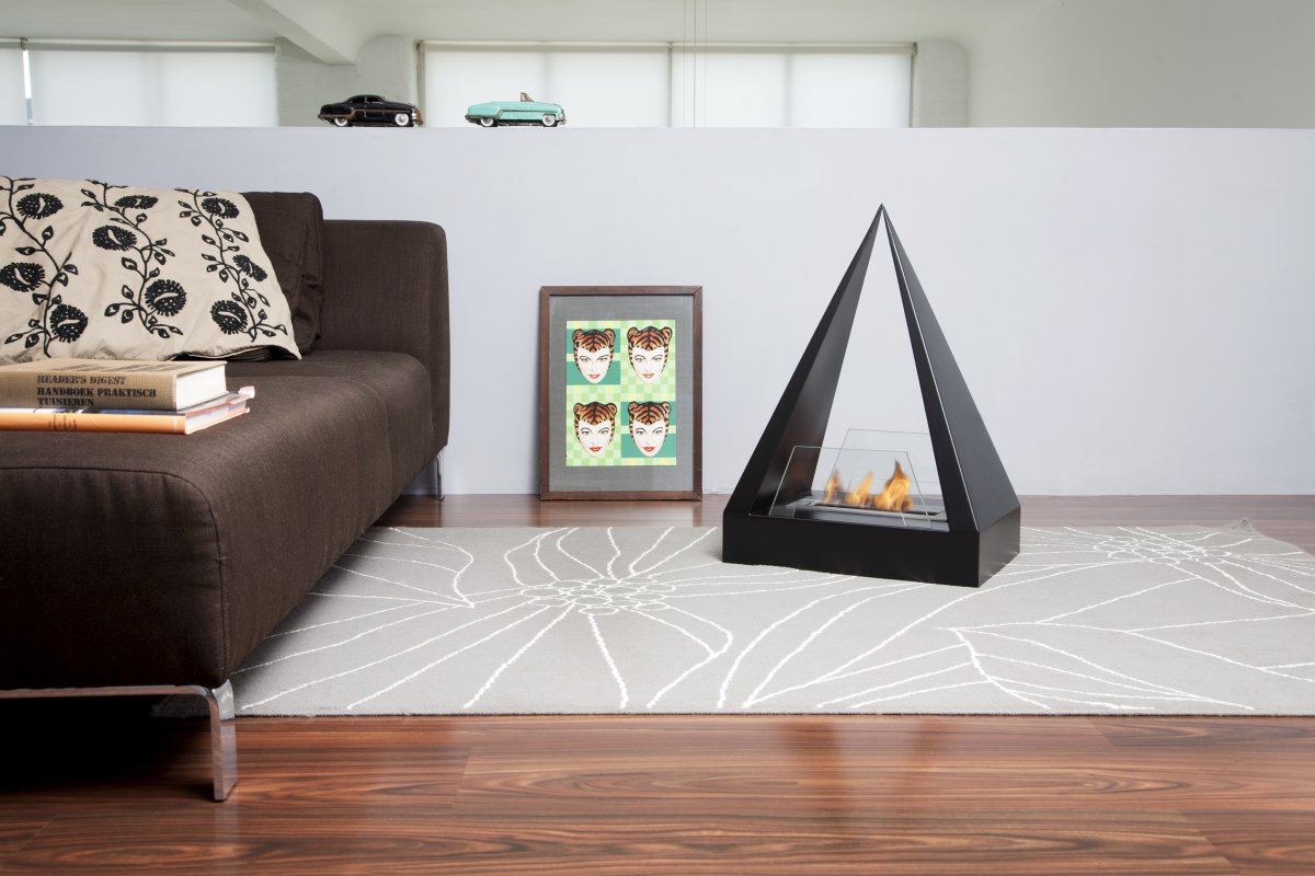 Угловой биокамин в интерьере