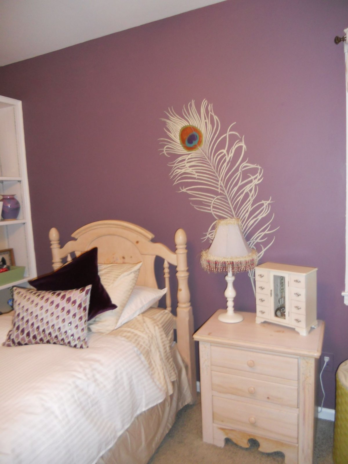 Окрашивание стен в детской