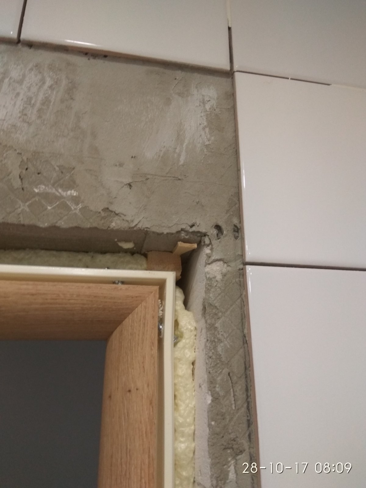 Дверные откосы из плитки в ванной