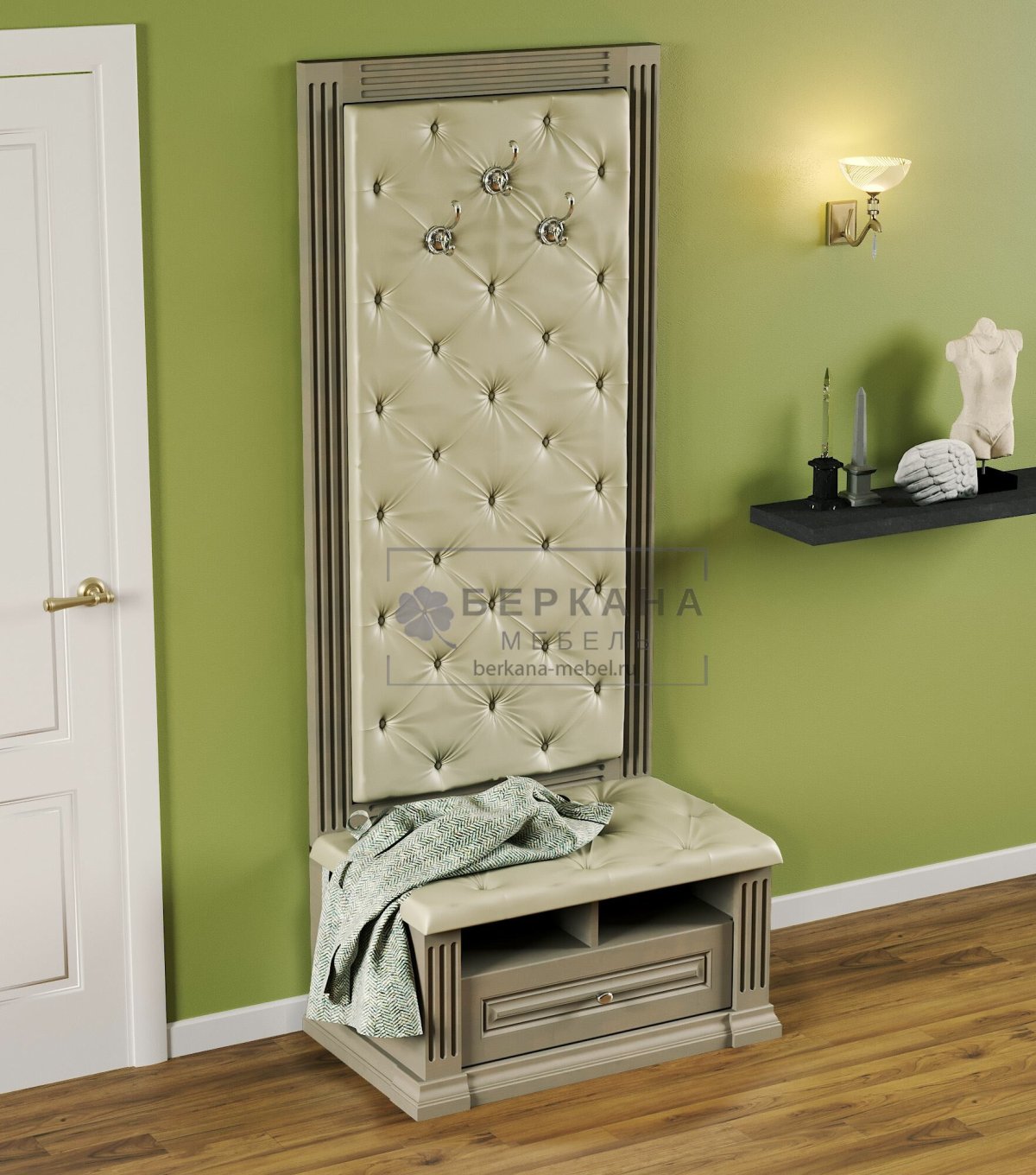 Прихожая с кожаной обивкой