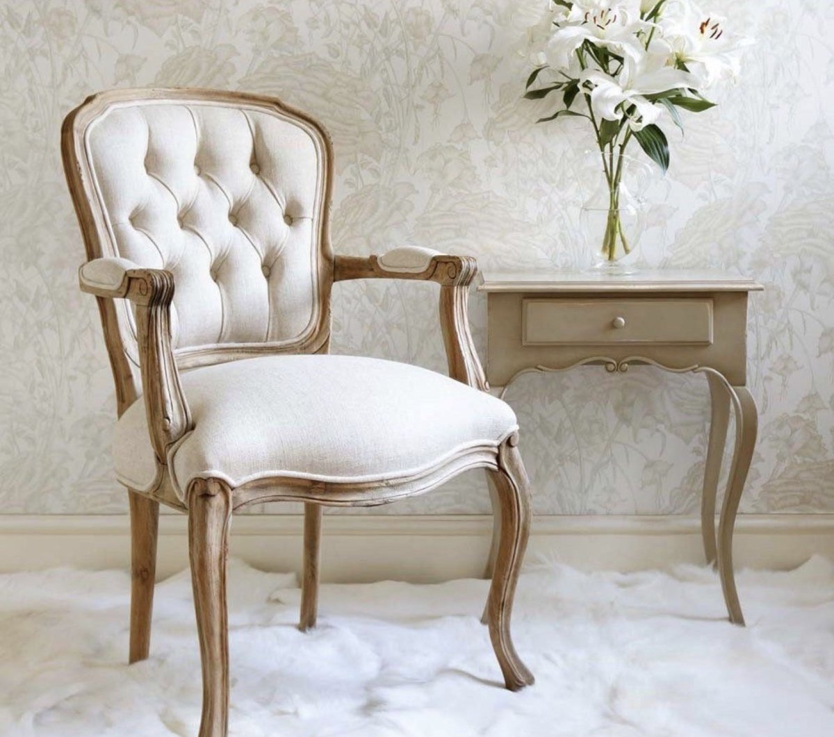 Табурет в классическом стиле