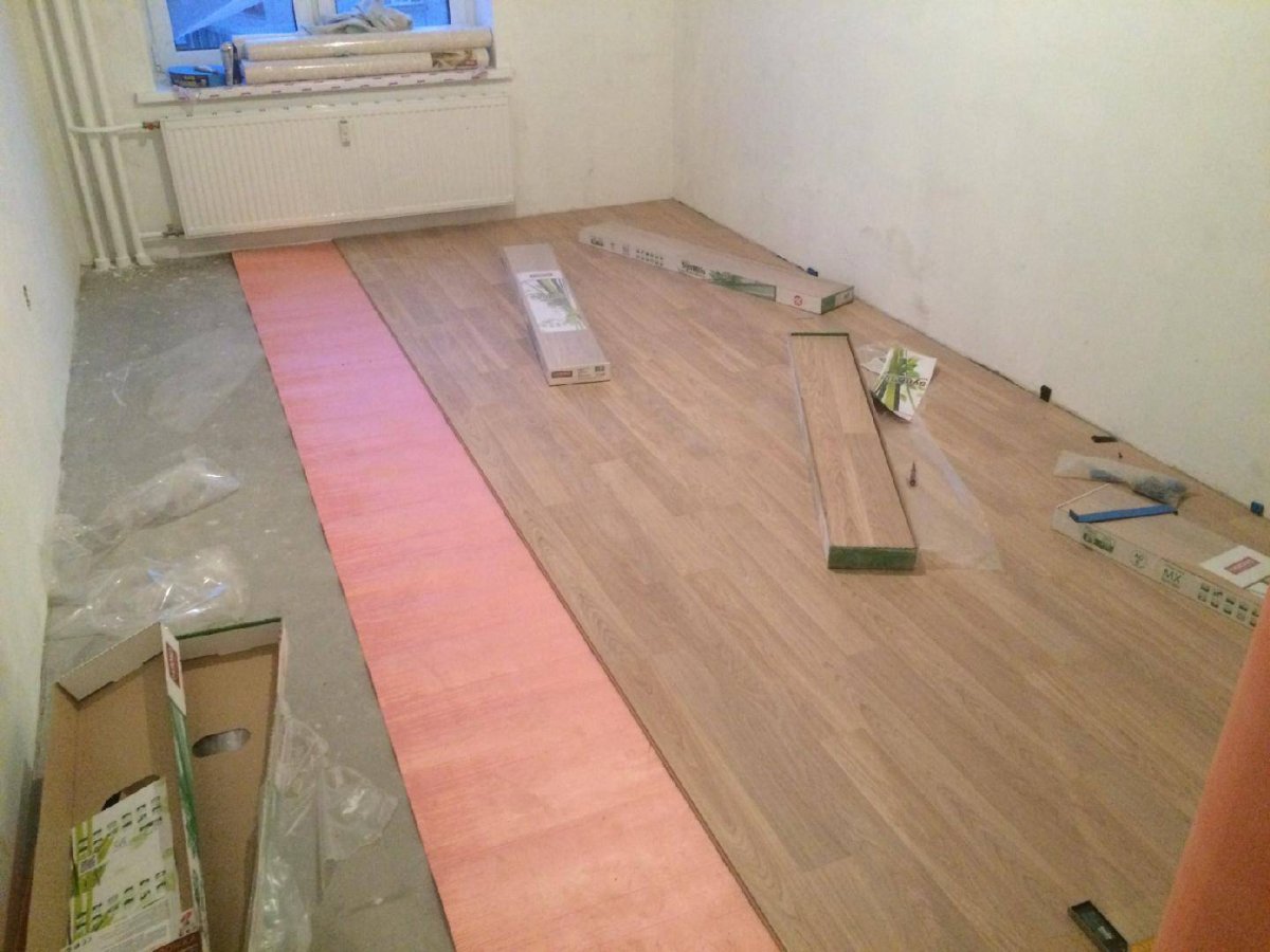 Плинтус под светлый линолеум