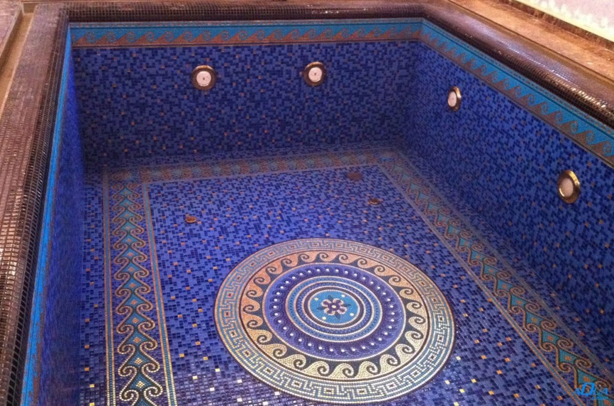 Бассейн из мозаики