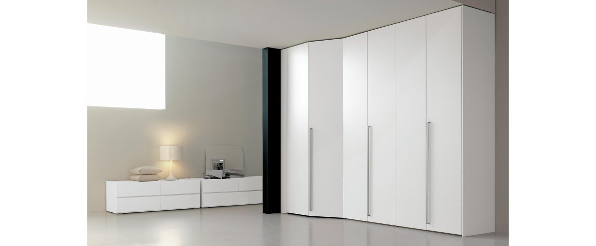 Распашной шкаф с комбинированным фасадом