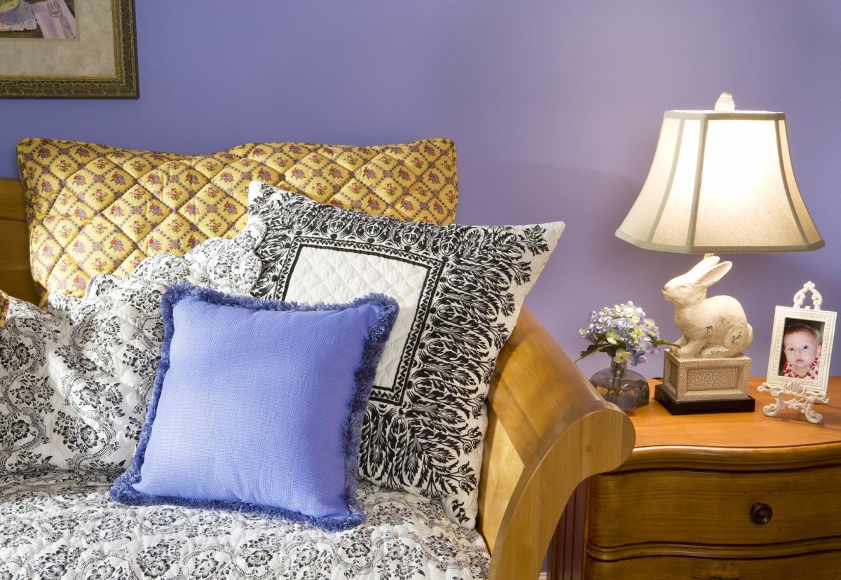 Подушка диванная в интерьере