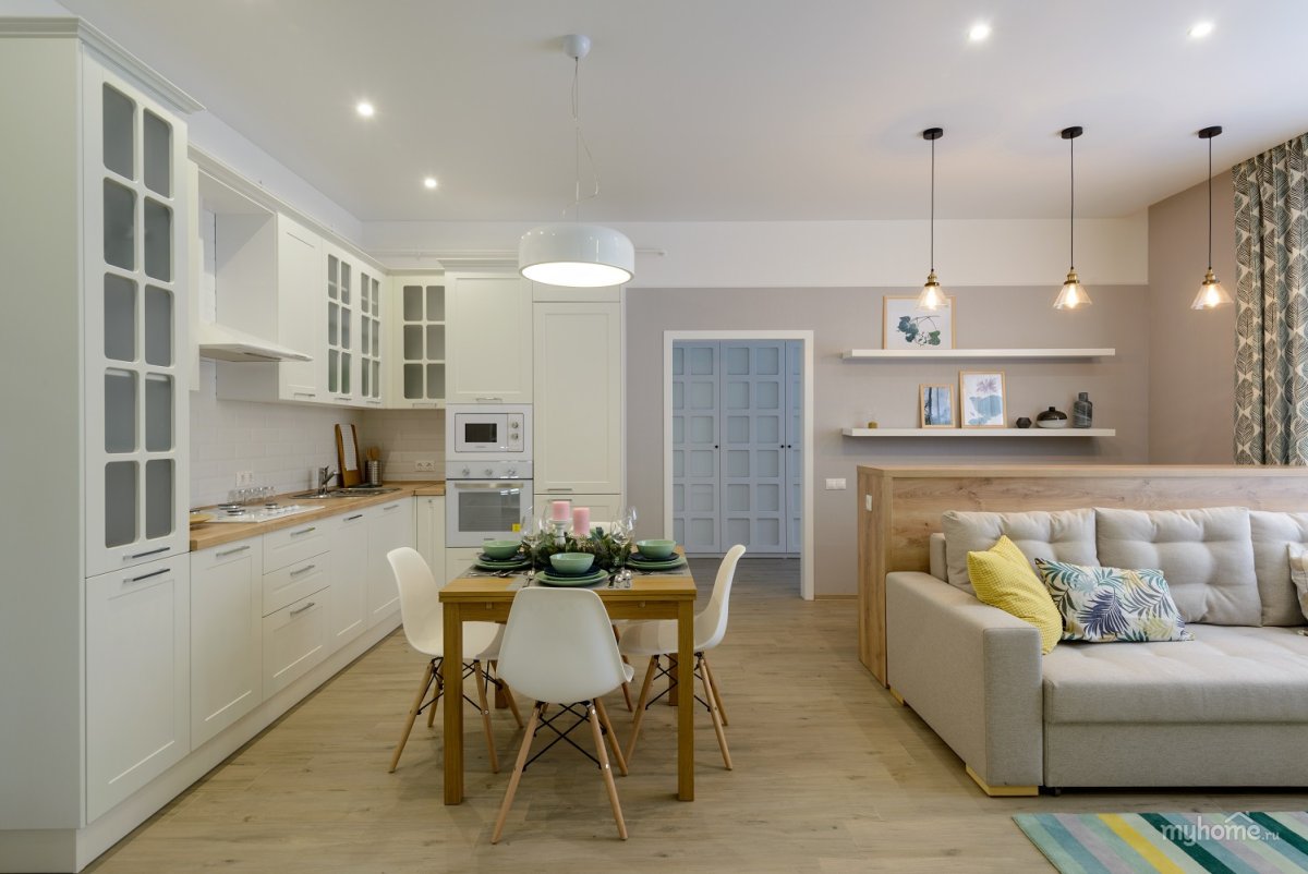 Натяжной потолок кухня гостиная