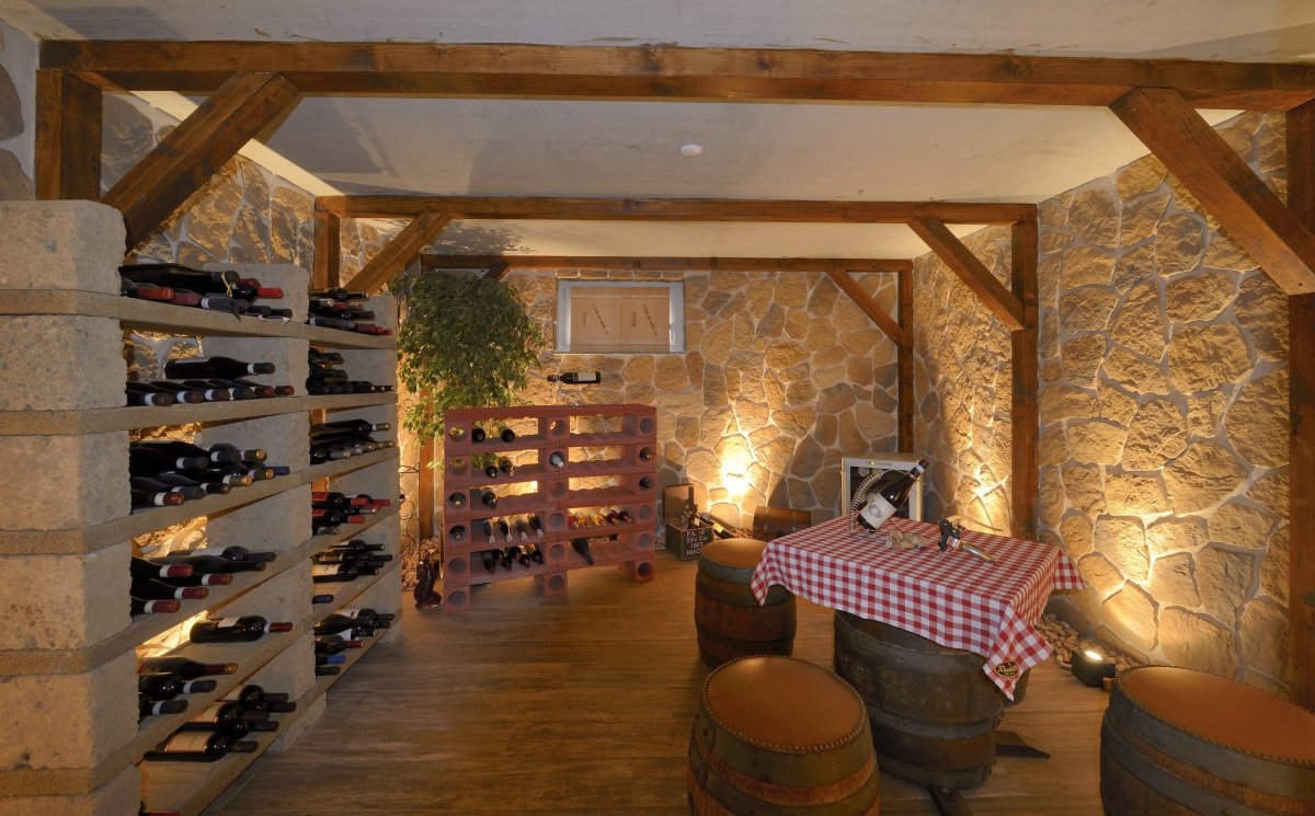 Отделка погреба