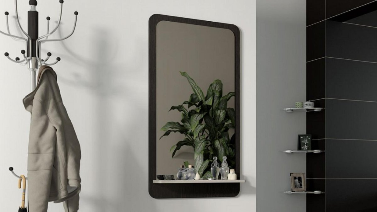 Зеркало с крючками в прихожую