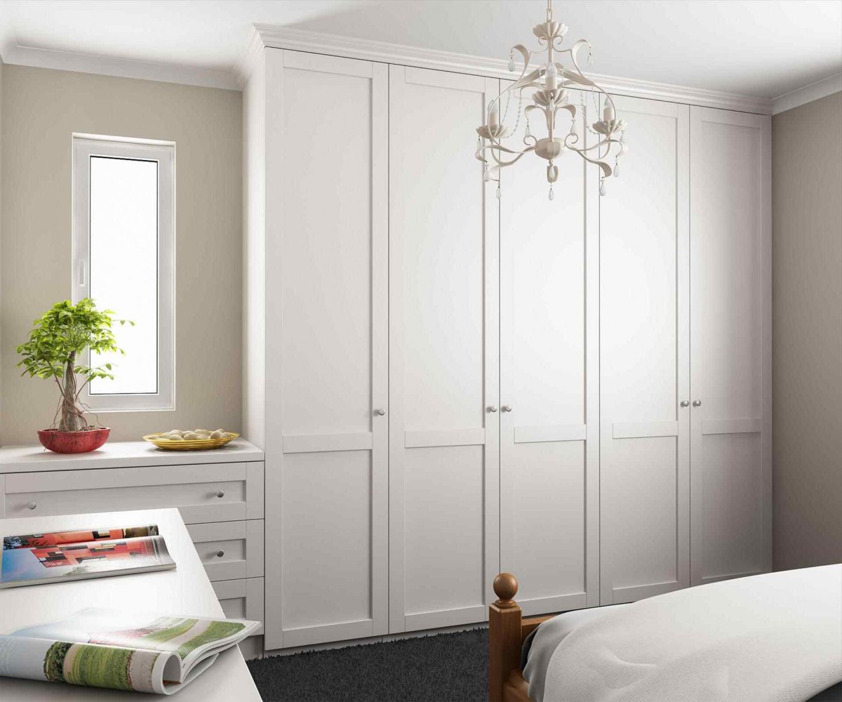 Beige Wardrobe Coupe-Door in Bedroom в панельном доме