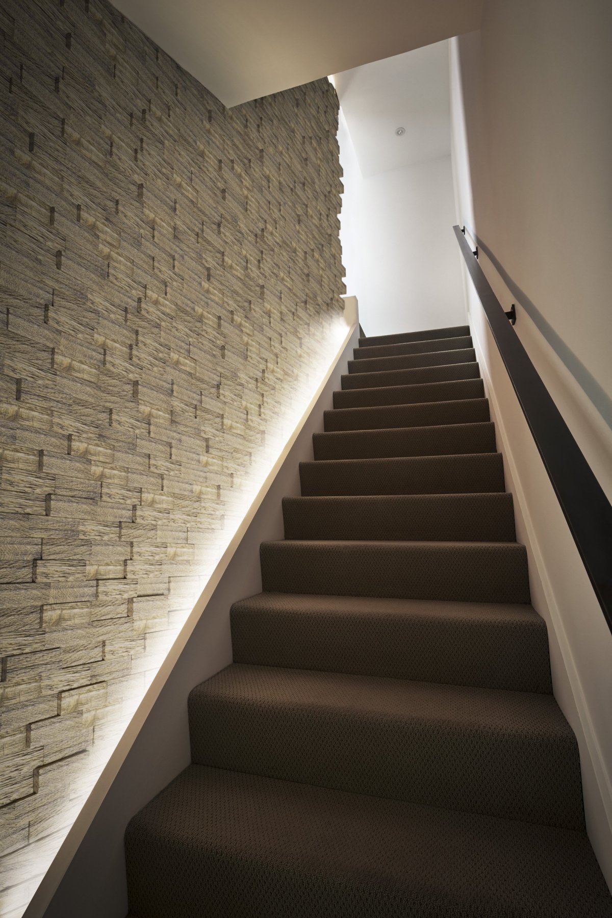 Отделка лестничного пролета