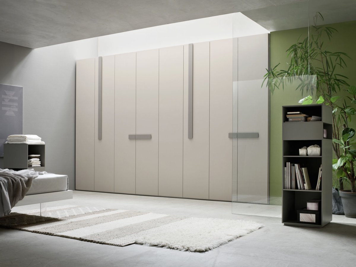 Шкафы распашные Испания