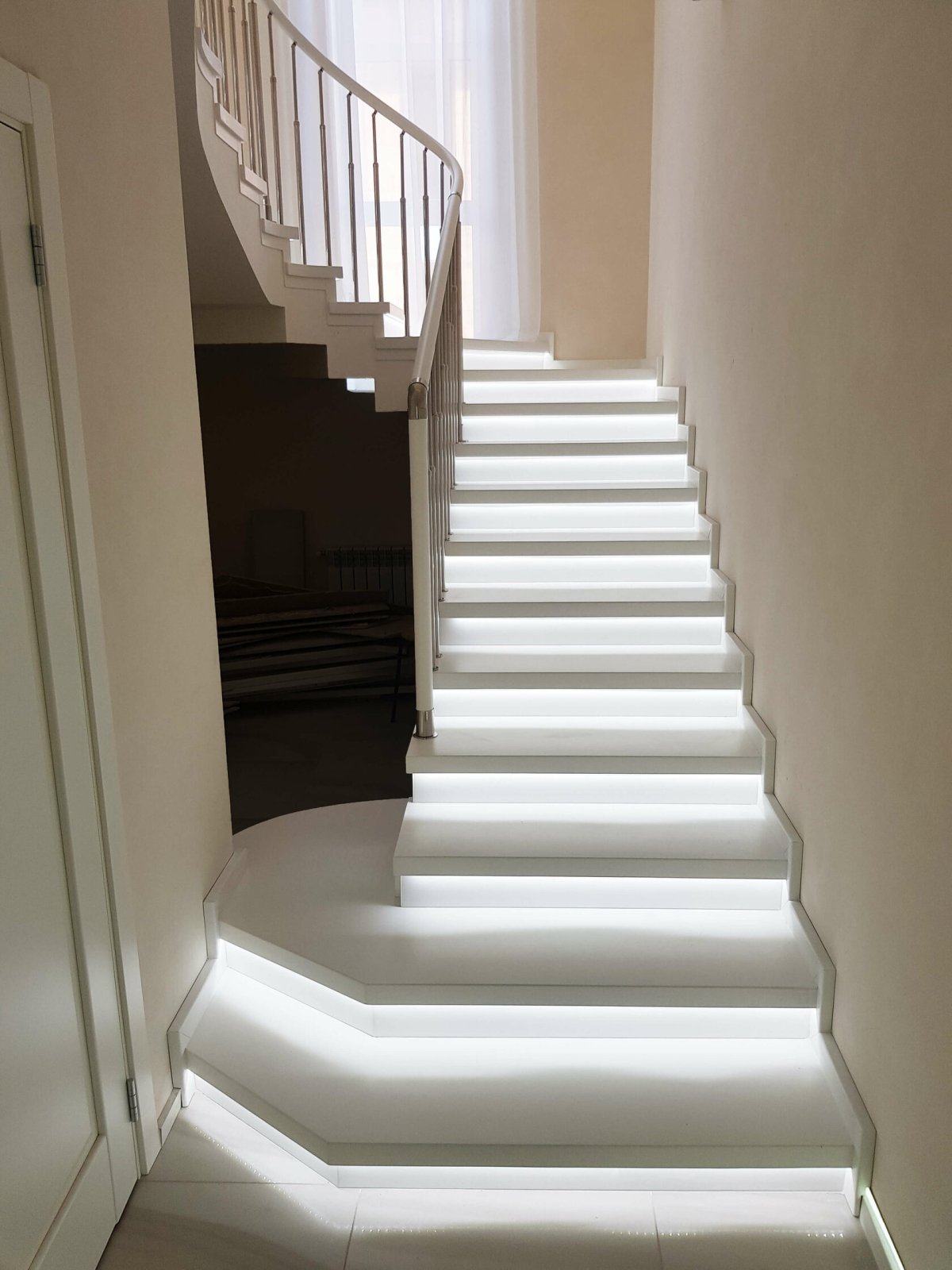 Ограждение лестниц в интерьере