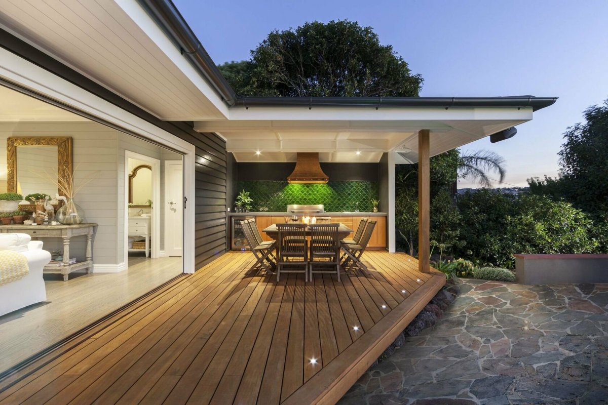 Подсветка террасы бассейна