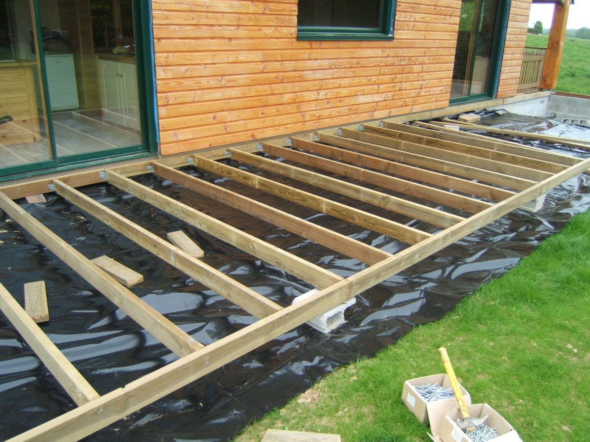 Каркас пола веранды