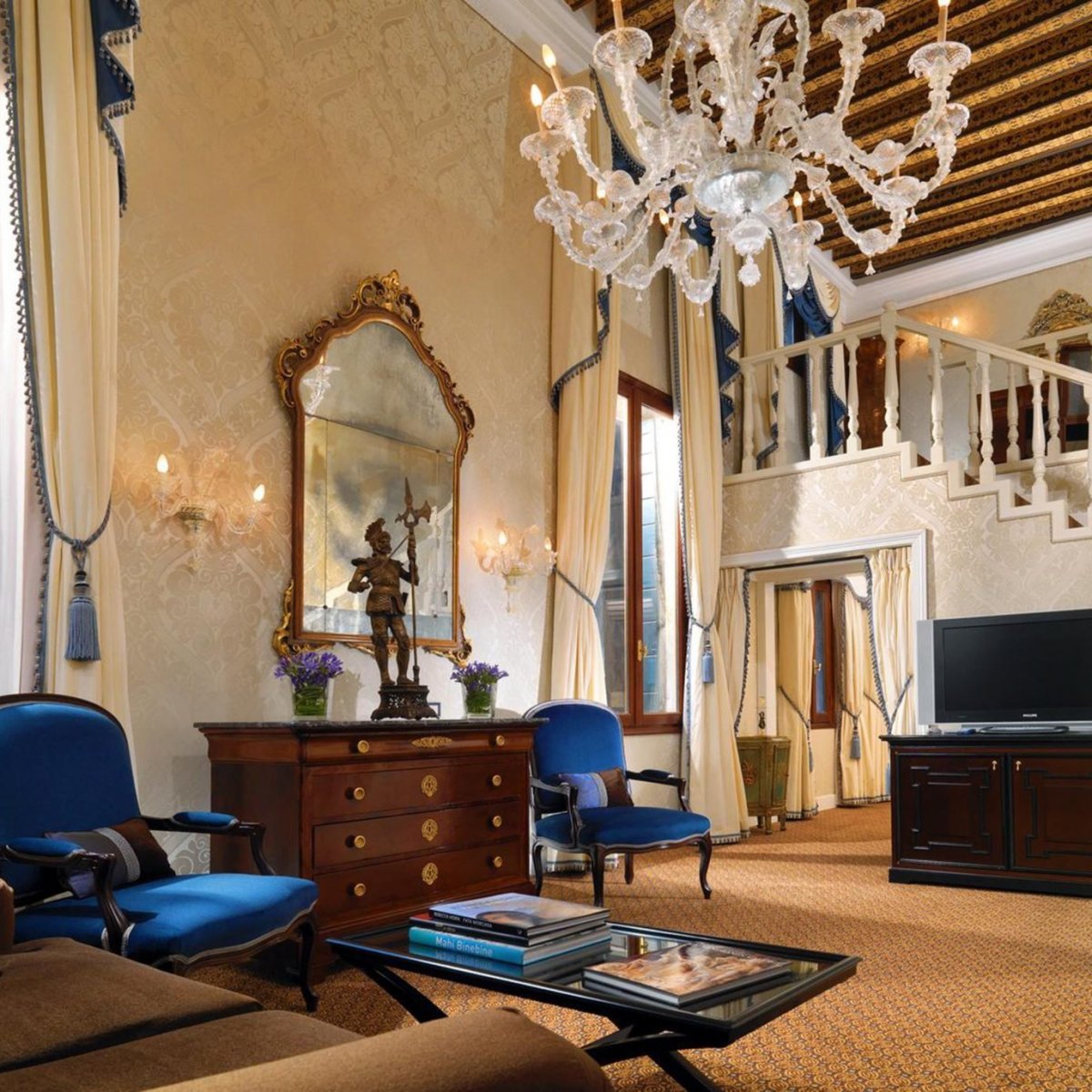 Интерьер в стиле Венецианского палаццо