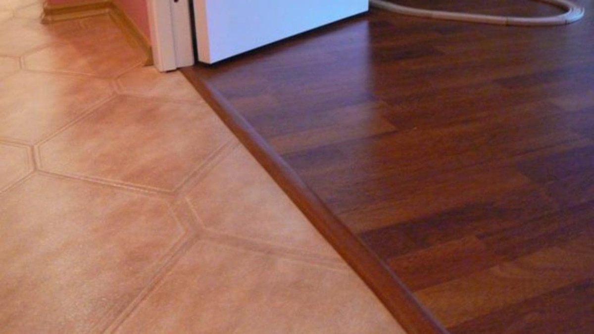 Порожки на линолеум в дверном проеме