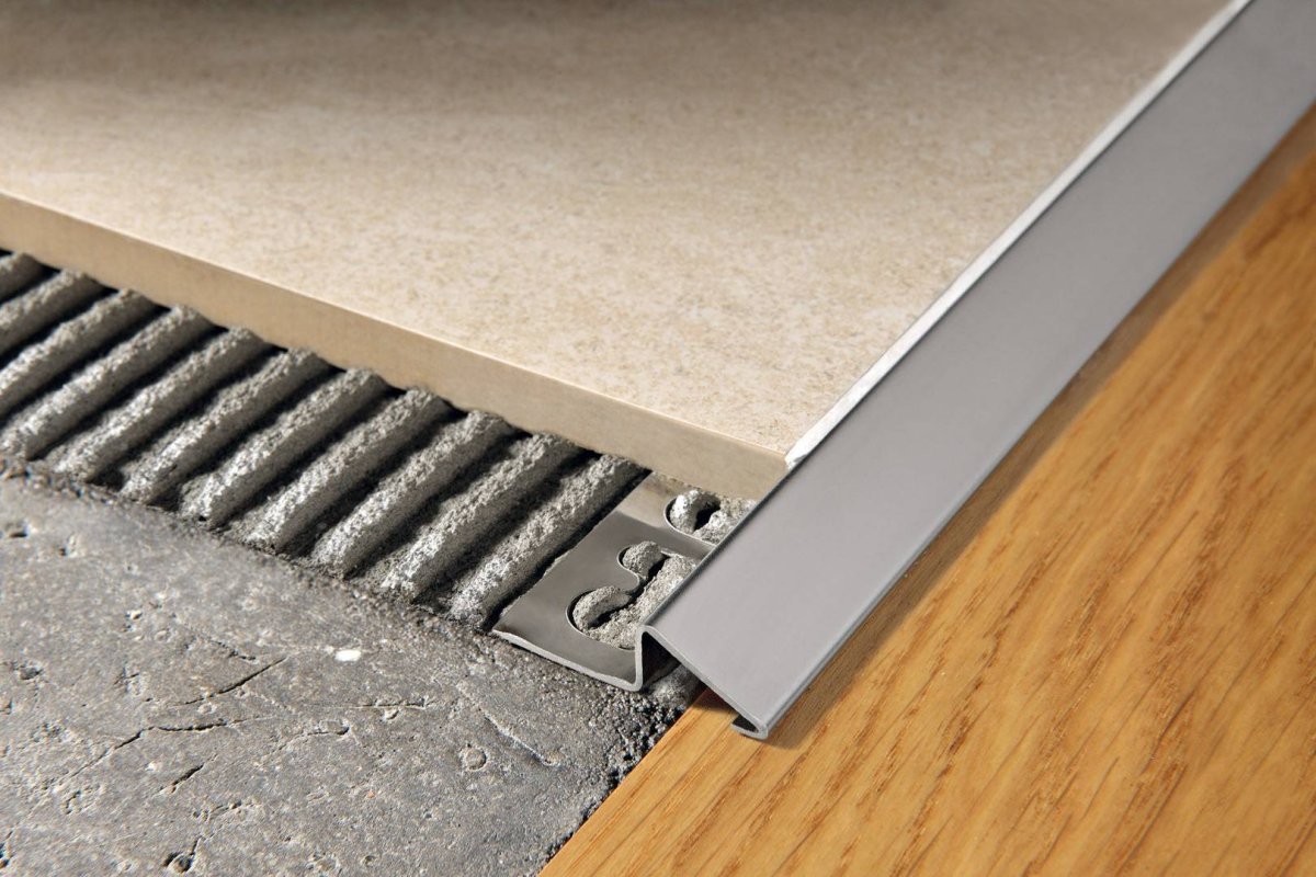 Стык линолеума с линолеумом