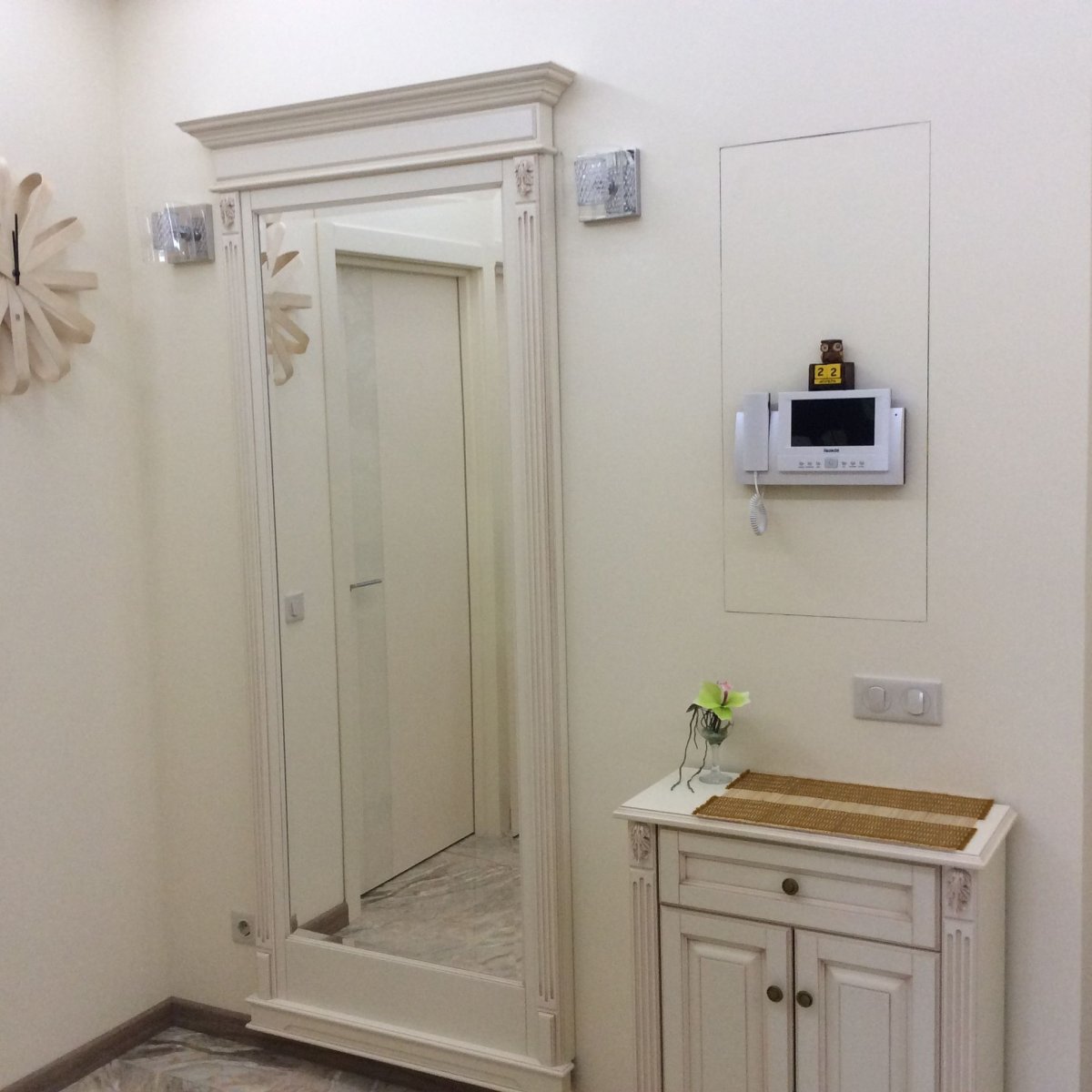 Шкафчик для счетчика в прихожую