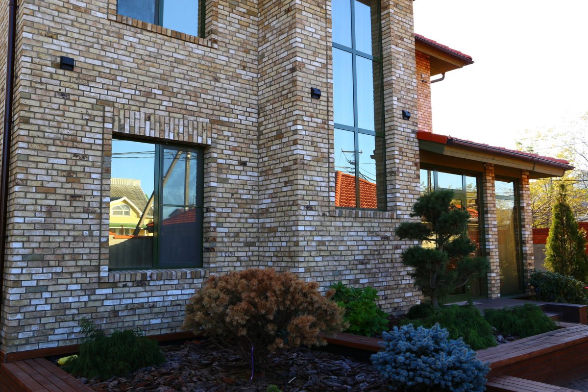 Отделка домов декоративным камнем