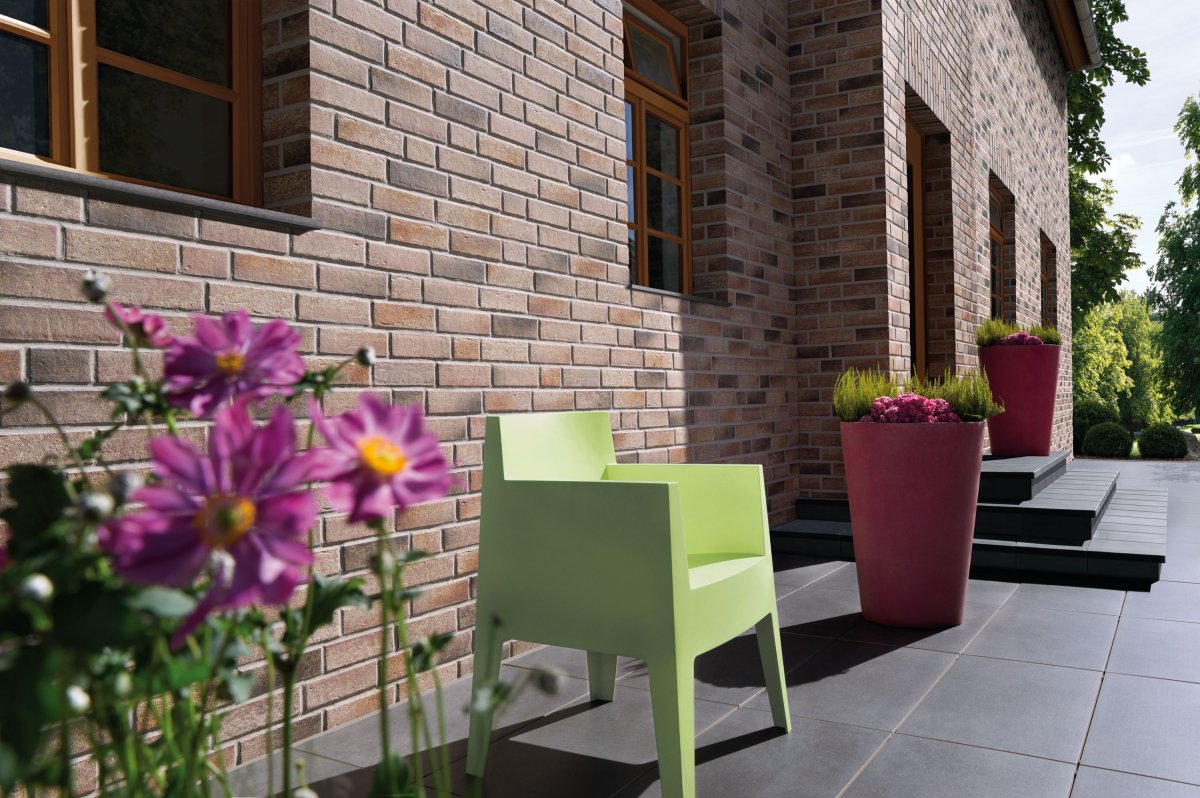 Отделка цоколя частного дома