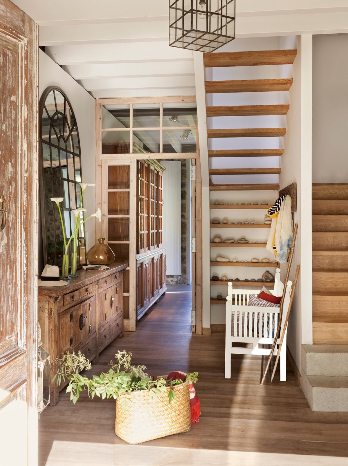 Прихожая в стиле Шале