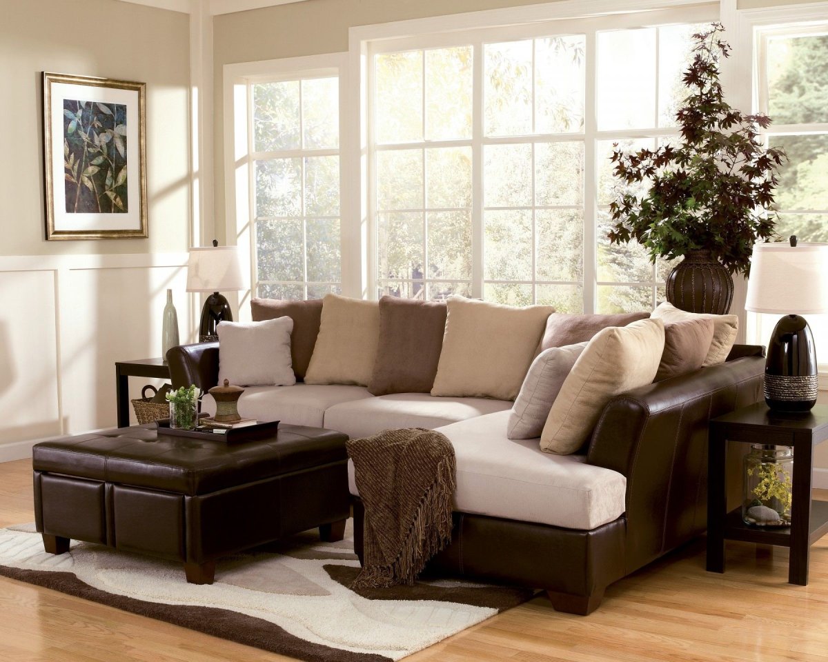 Красивый диван в интерьере