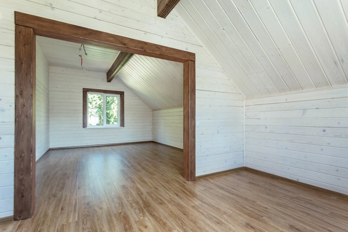 Отделка мансард вагонкрой