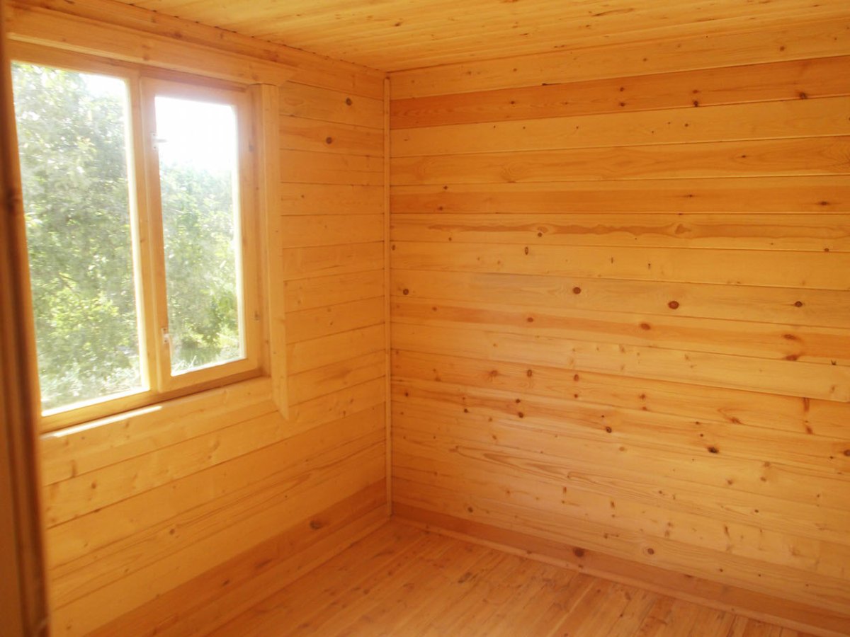 Вагонка в доме мансарде