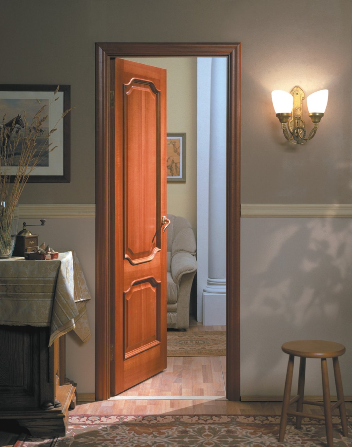 Рыжие двери в интерьере
