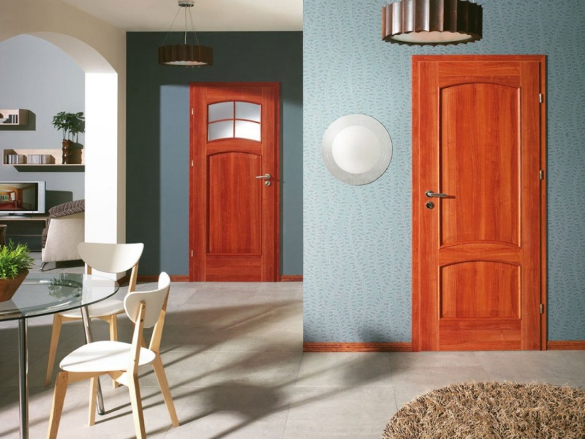 Двери к серым стенам