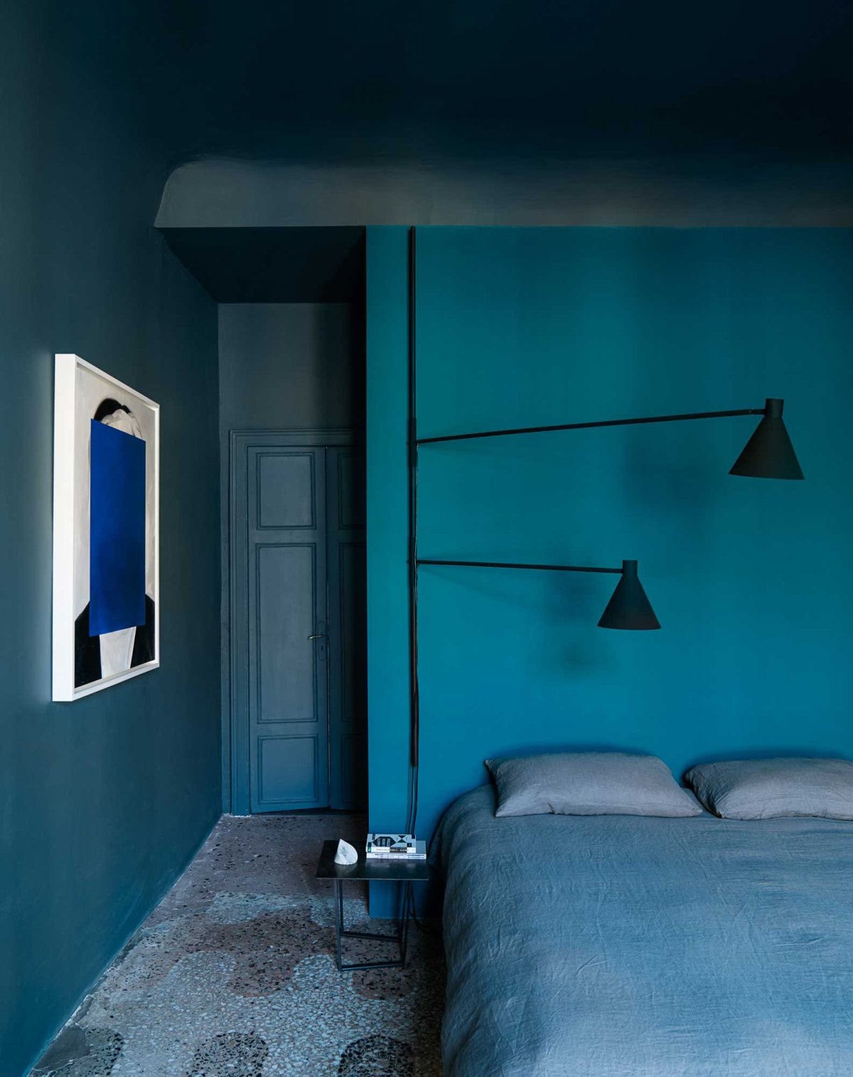 Синяя спальня в скандинавском стиле