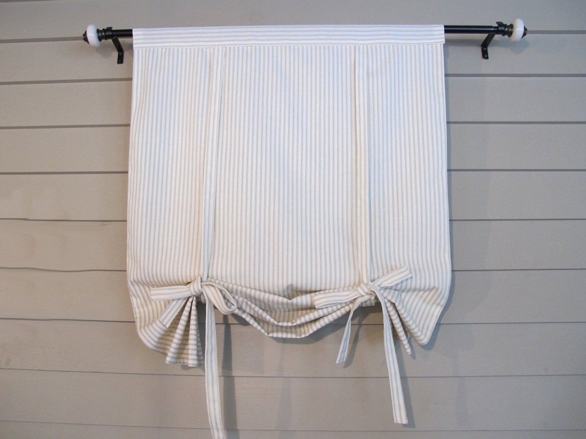 Шторы на кухню с бубенчиками