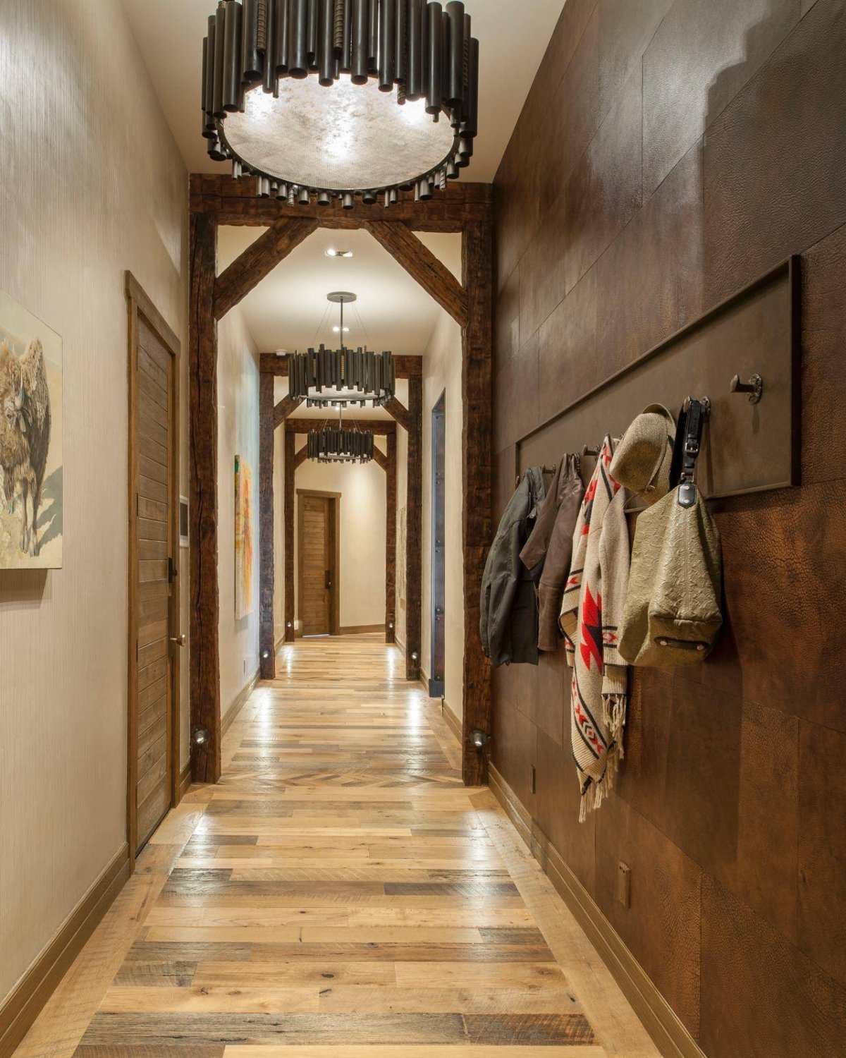 Интерьерные вешалки в прихожую