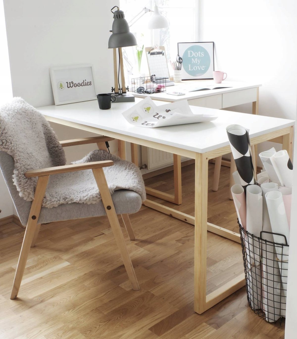 Туалетный столик в стиле Сканди