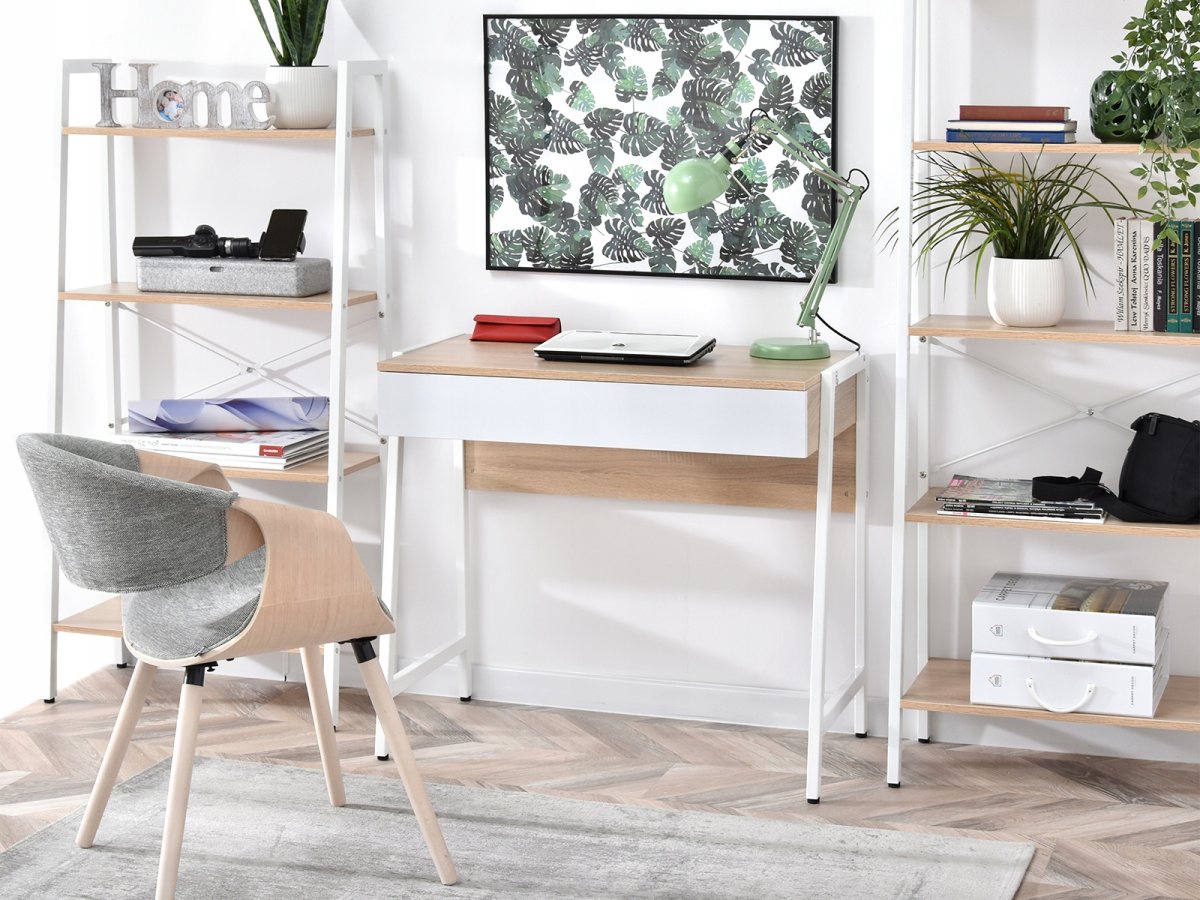 Письменный стол в стиле Сканди