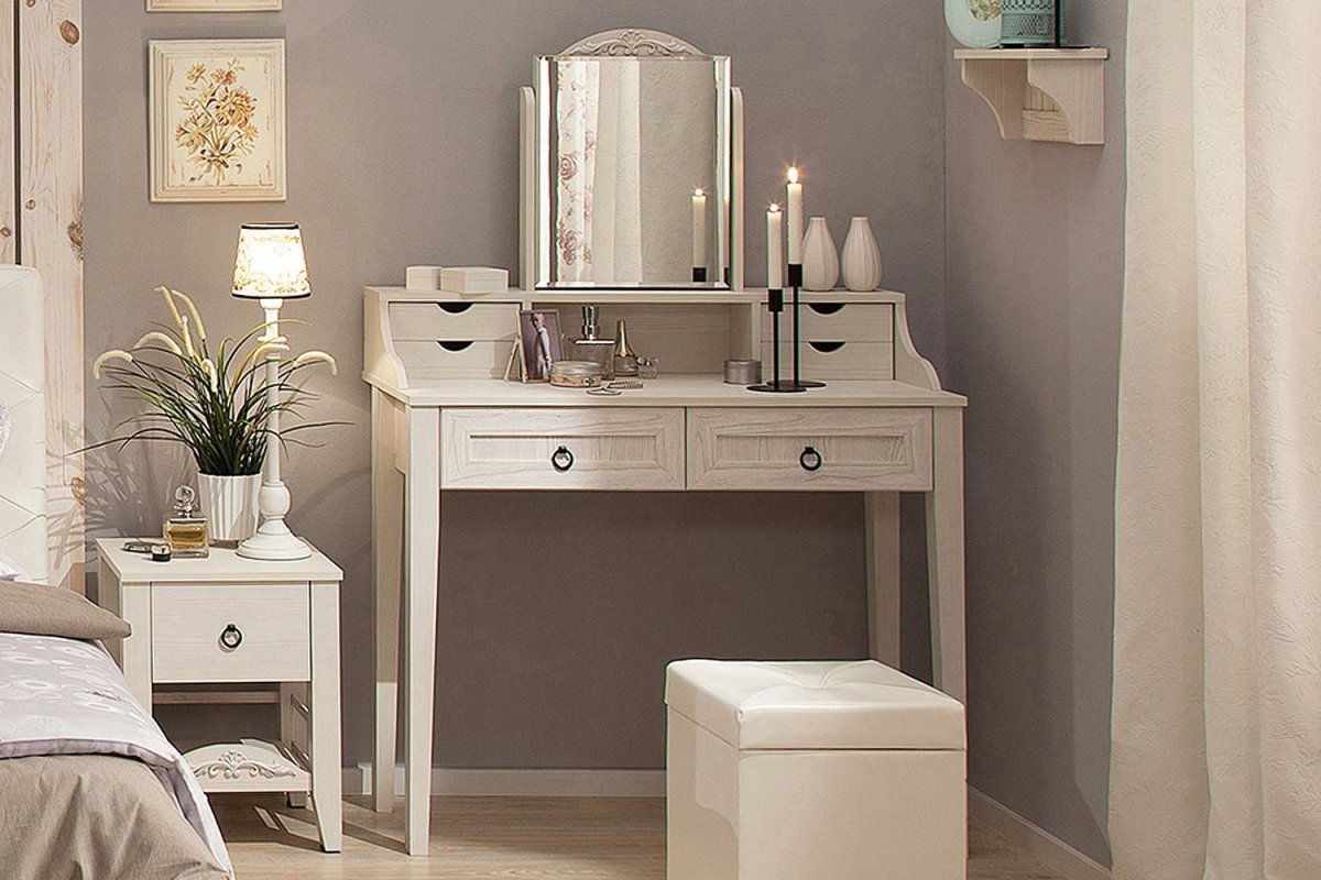 Полочка столик косметический