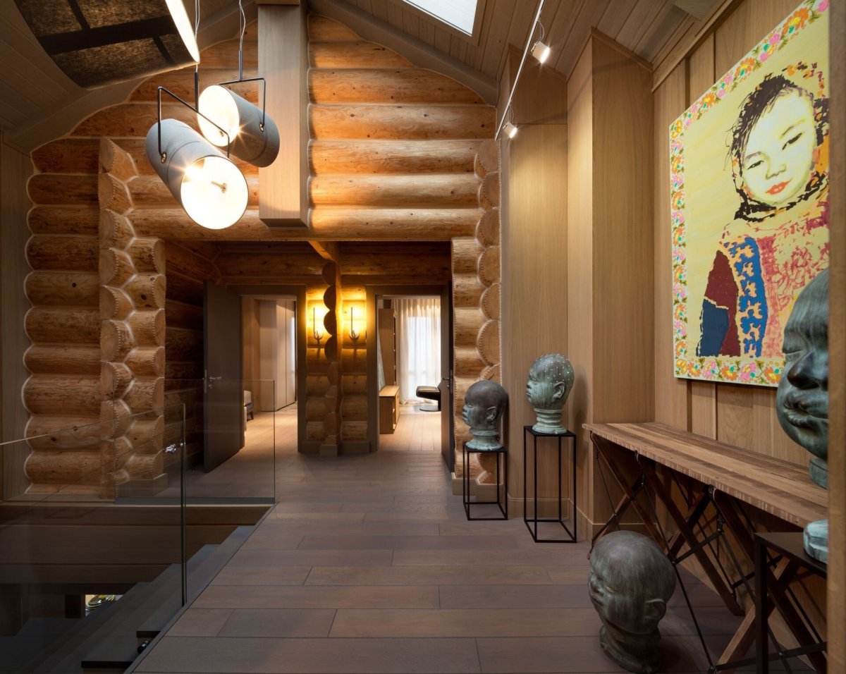 Прихожая в старинных деревянных домах