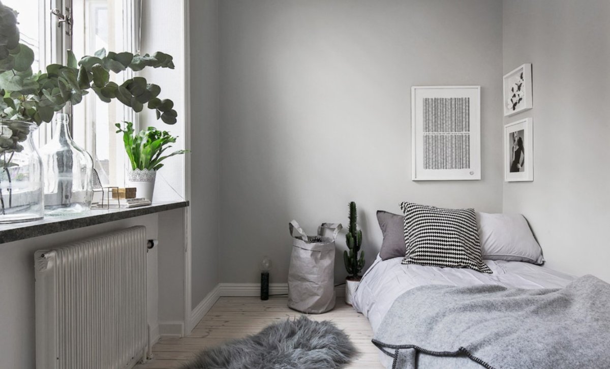 Темные стены светлый пол и потолок