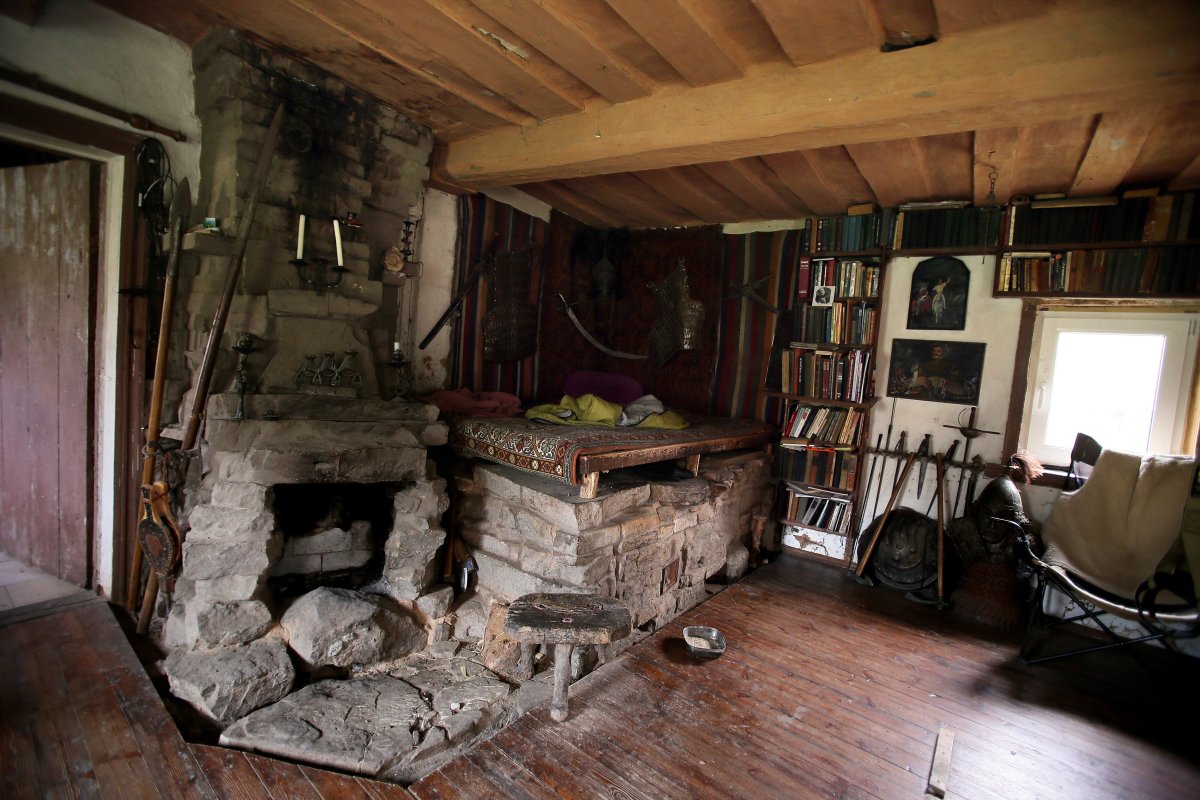 Заброшенные особняки Франции