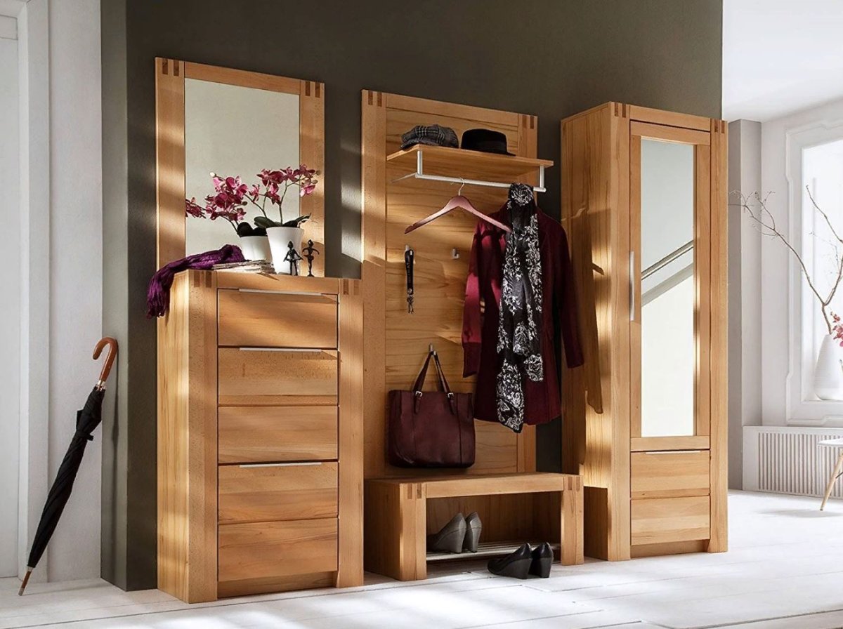 Прихожая с местом для сидения