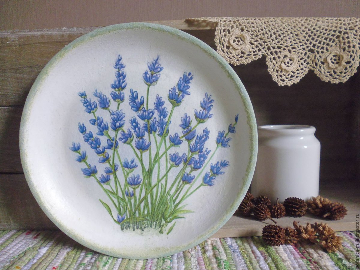 Тарелки в стиле Прованс