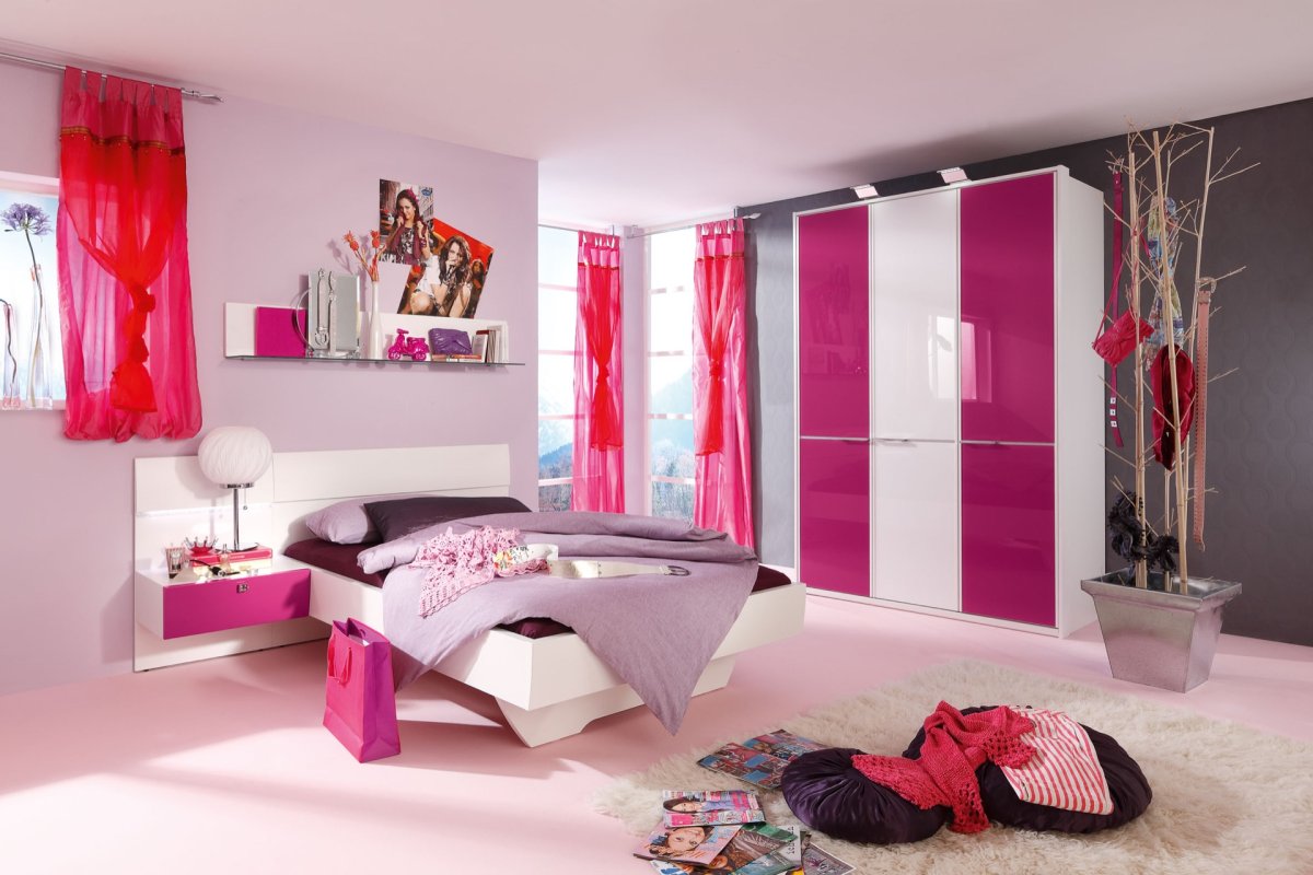 Спальный гарнитур для девочки розовый